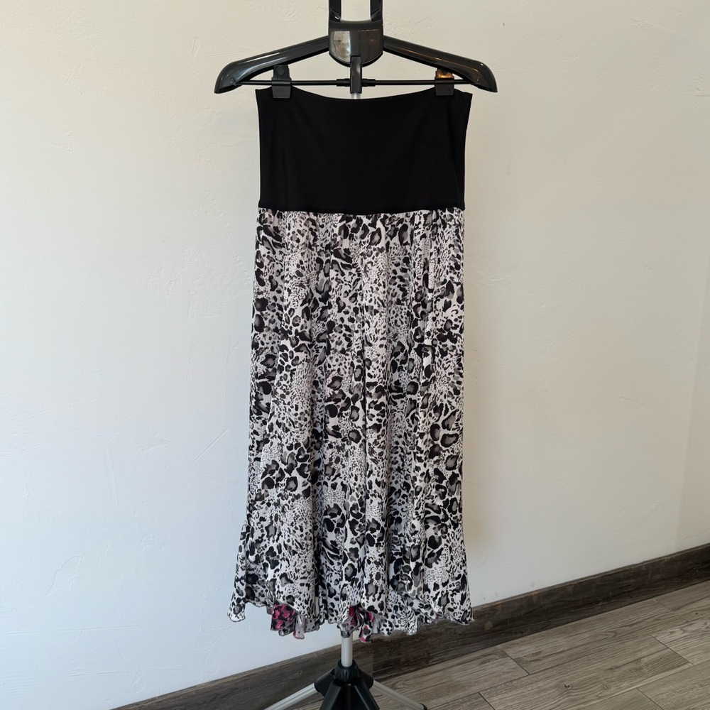 Reversable! Black, White, Pink Leopard Print Skirt, Size Large